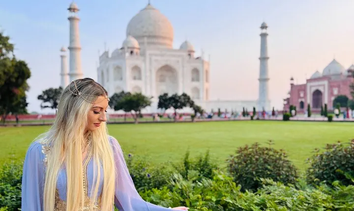 Taj Mahal Day Tour with Elephant from Delhi by Superfast Train