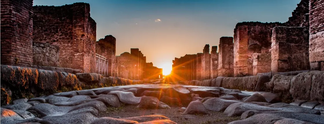 Haunted Pompeii, escape the dead city exploration game and tour