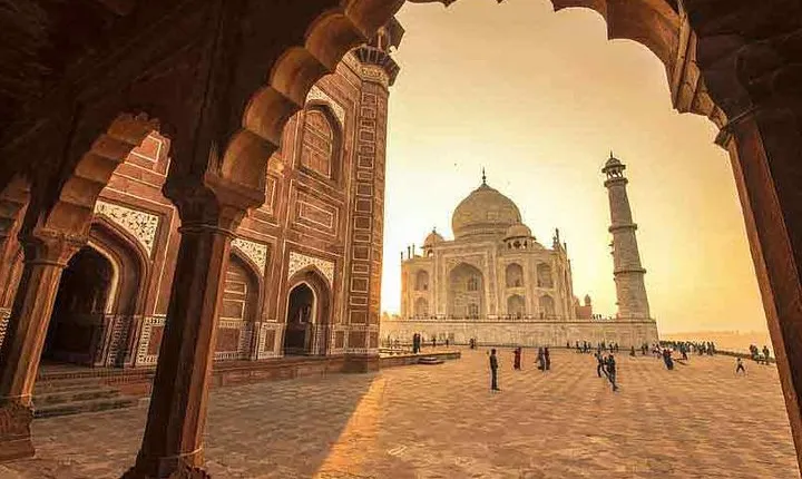 All Inclusive Day trip to Taj Mahal, Agra Fort from Delhi by Car