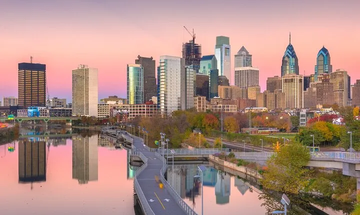 Private Art & Romance Tour in South Philadelphia 