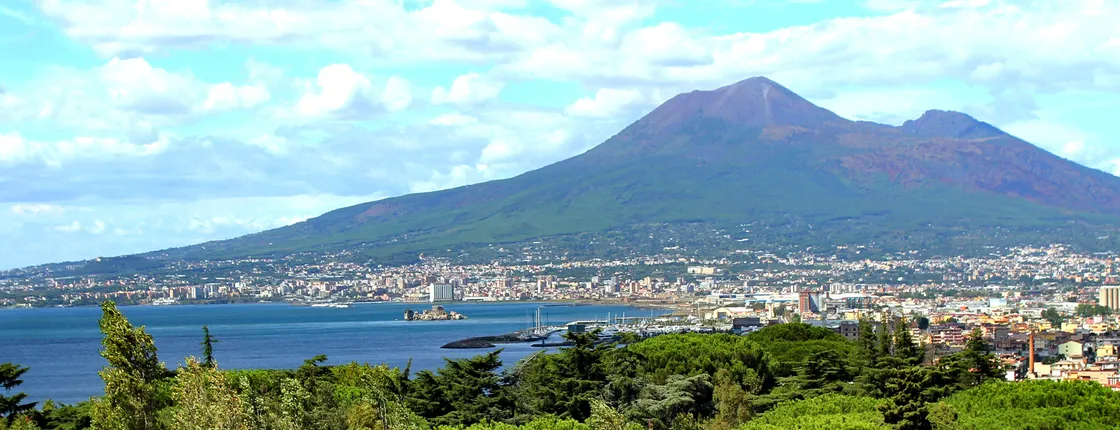 Tour of Pompeii and Mount Vesuvius from Naples