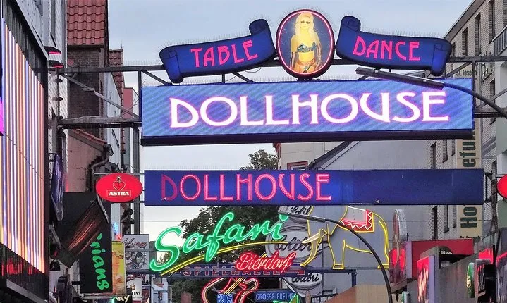 English guided Tour of the "Sinful Mile" Reeperbahn and Red Light District