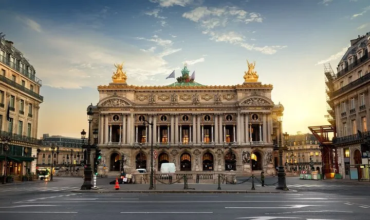Walking Tour of Paris from Opéra Garnier to Sacré-Cœur
