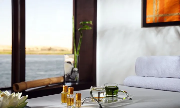4Days Nile Cruise From Aswan and Hot air Balloon on M/S Movenpick