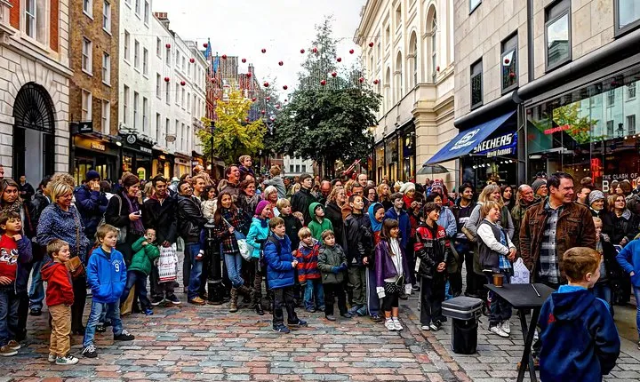 London Christmas Lights & Festive Decorations Private Walking Tour