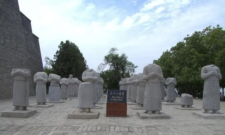 Xi'an West Route Private Tour: Famen Temple and Qianling Mausoleum