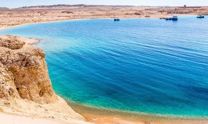 Bus Tour to Ras Mohamed and Magic Lake with Snorkeling from Sharm