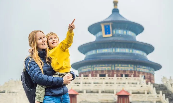 Private Tour: Great Wall, Temple of Heaven and Acrobat Show