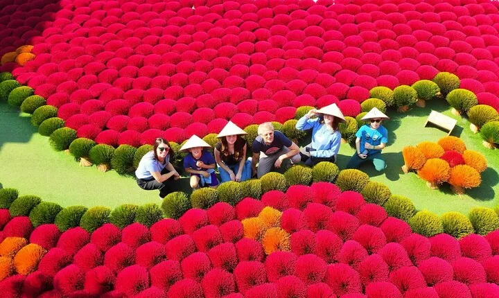 Small Group Of 9 Tour From Hanoi to Incense Village and Ninh Binh