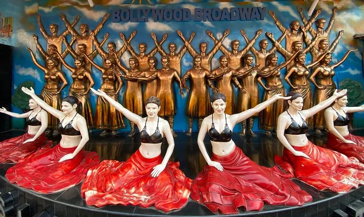 The Famous Bollywood Tour of Mumbai