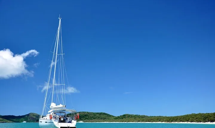 Sailing Curlew Escape on Moreton Bay