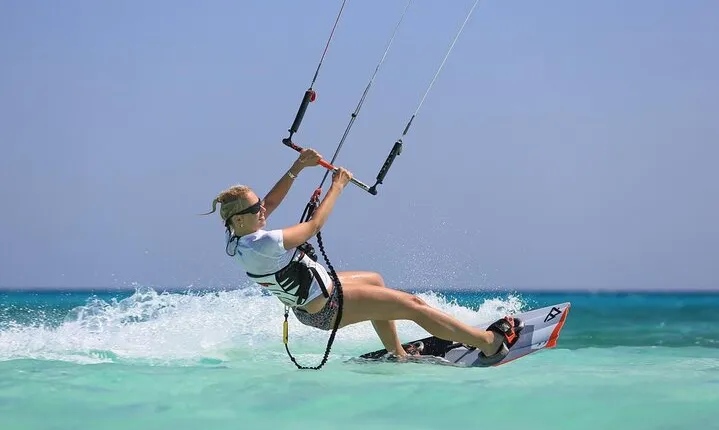 Amazing Four-Days Kite Surfing Adventure with Transfers- Hurghada