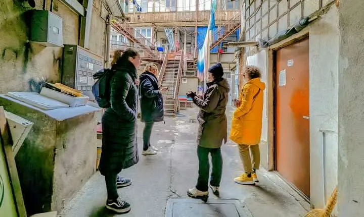 Alternative walking tour New Tiflis and backstreets