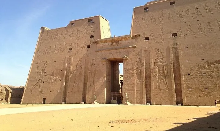 day trip from aswan to edfu by train