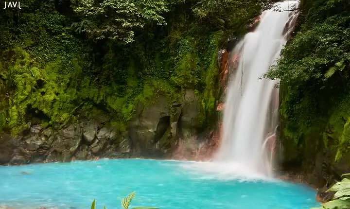 Private Hiking Adventure with Waterfall and Hot Springs