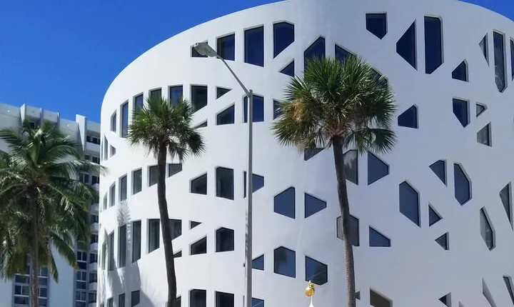 Miami and Miami Beach Private Sightseeing Tour in a Luxury Minivan