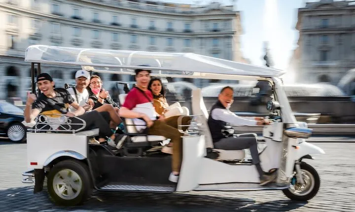 Private: 3 hours ETuk Tour in Rome