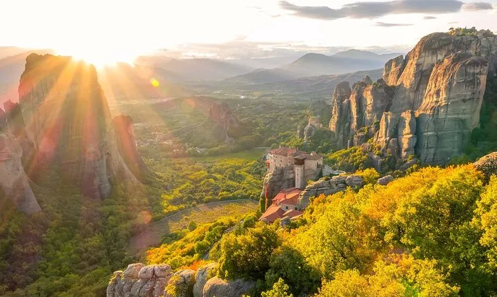 Full Day Private Tour To Meteora - Thermopylae - Delphi