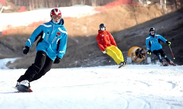 Private Transfer to Badaling Ski Resport and Jiuhua Outdoor Hotspring