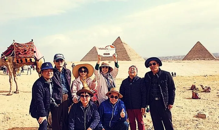 Private Day Tour to The Egyptian Museum & Giza Pyramids