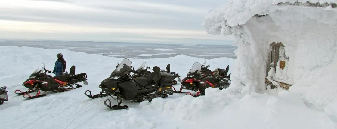 Snowmobile safari from Levi to Kumputunturi fell