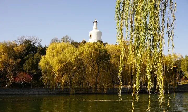 Beijing Beihai Park &Jingshan Park 5-hour Private Walking Tour