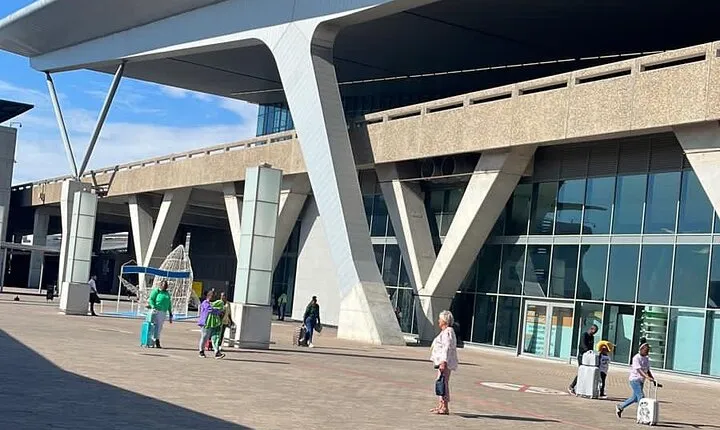 Cape Town airport transfer TO or FROM airport