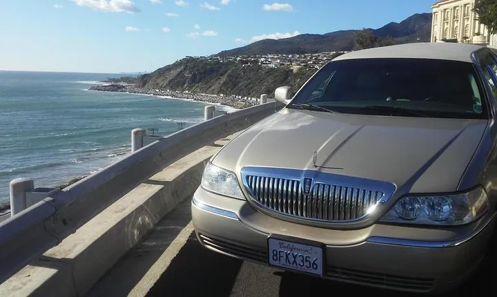6-Hour Limo Tour: Los Angeles to Malibu, Santa Monica, and Venice