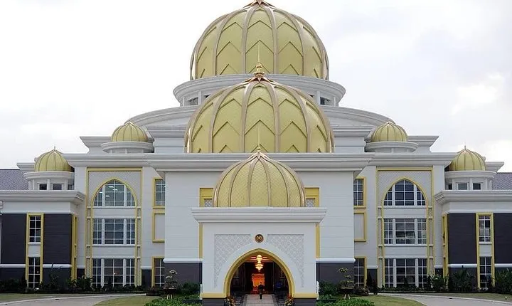Putrajaya, Batu Caves And Kuala Lumpur Full-day City Tour