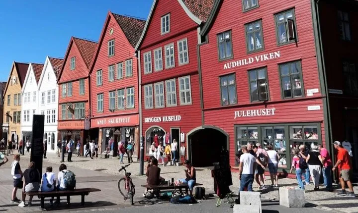 Pocket Bergen A Self-guided Tour to the Unesco Site of Bryggen