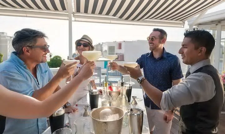 Participative Cocktail Class by Hotel B