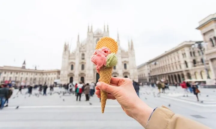 Milan Small Group: Duomo & Rooftop, Sforza Castle, Gelato Tasting