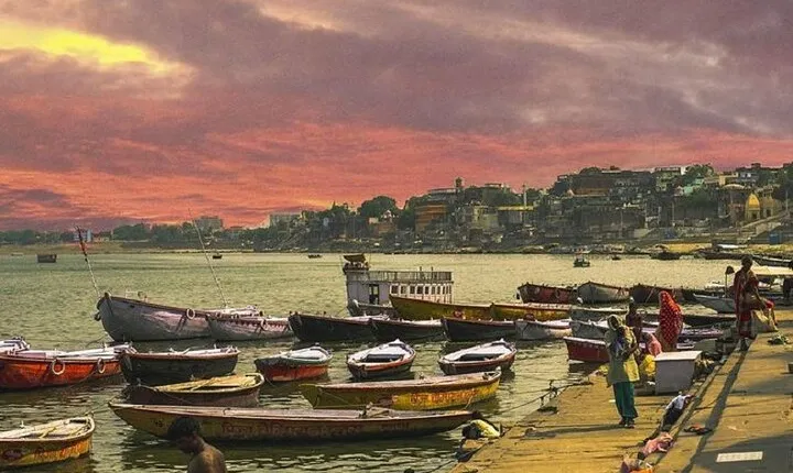 Private Riverside Walking Tour to Varanasi Temples
