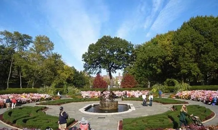 New York City Central Park Walking Tour with a Guide
