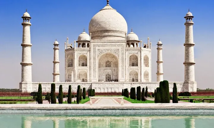 Private Guided Taj Mahal Tour from Delhi by Express Train
