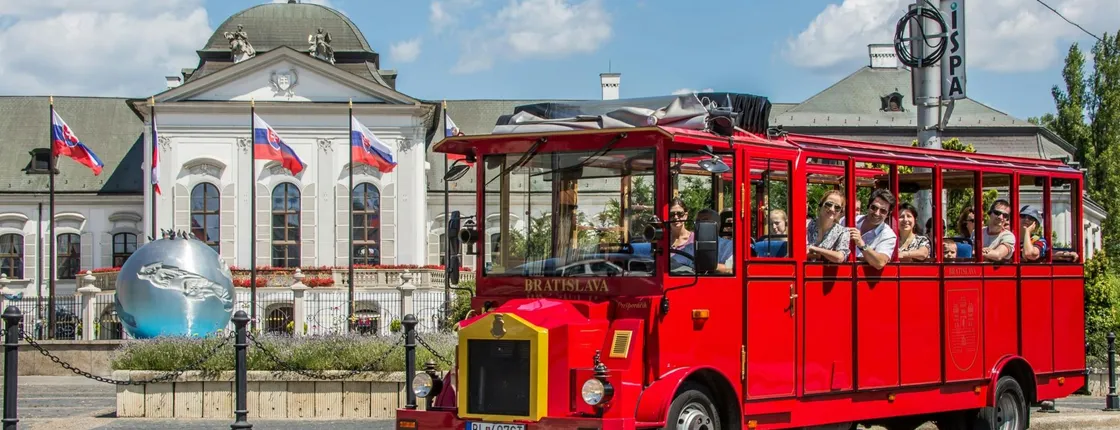 Panoramic tour on the Presporacik Oldtimer in Bratislava