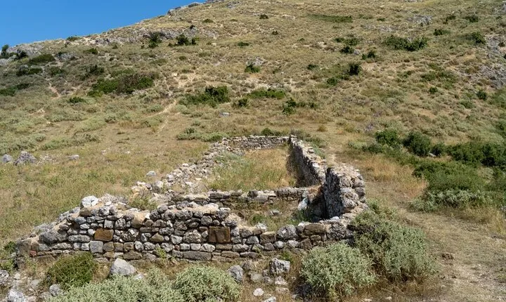 Discovering Vlora and visit to Archeological Park Amantia full day tour
