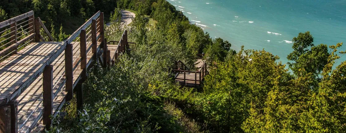 Audio-Guided Driving Tour of Michigan Lakeshore M-22