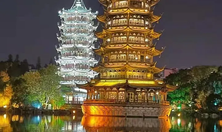 Guilin Four lakes night cruise with the English speaking driver from Guilin hotel