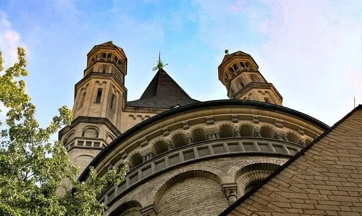 Guided tour of the old town with a visit to the brewery in Cologne