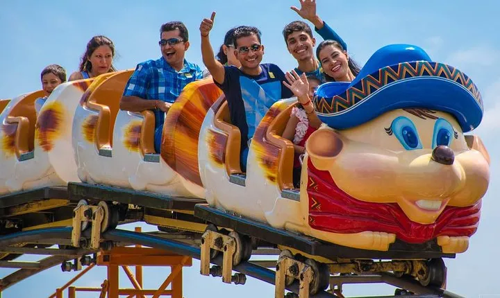 Dream World & Snow Town in Bangkok with Return Transfer & Lunch