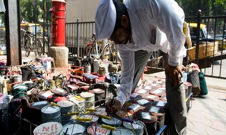 Meet The Dabbawalas on this Mumbai Heritage Walk