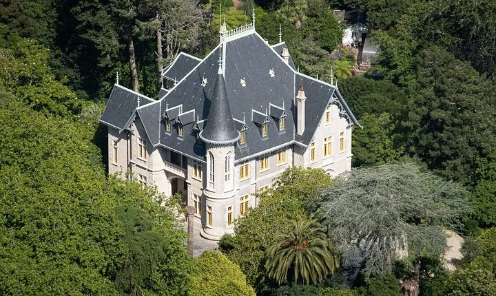 Tuk Tuk Private Mountain Tour in Sintra