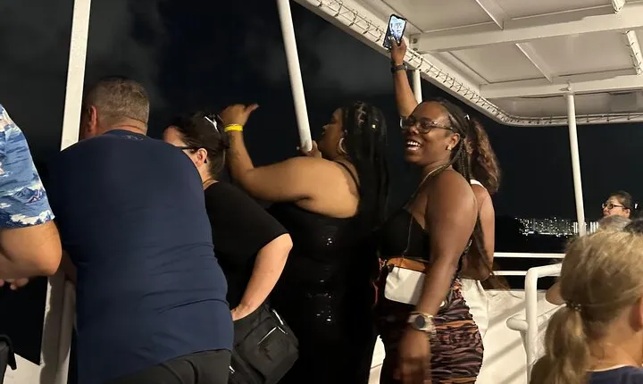 Miami Boat Party on 2 Level Luxury Yacht and Cash Bar
