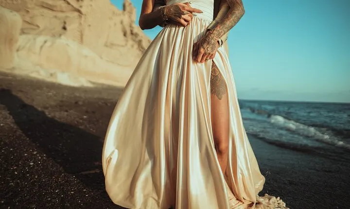 Trash The Dress in Santorini