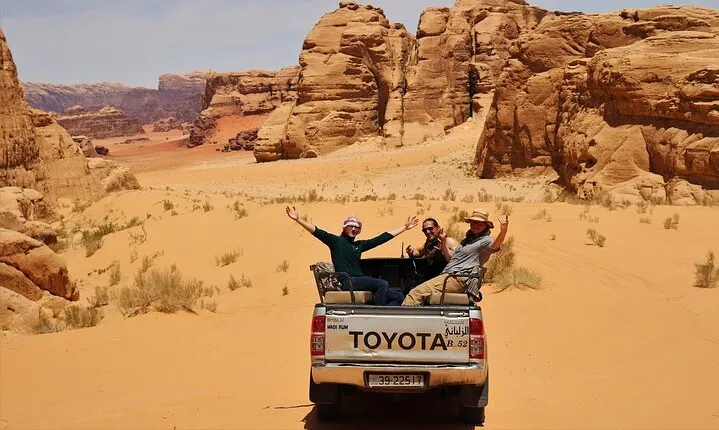 Full-Day 4x4 Wild Desert Expedition with night in private tent