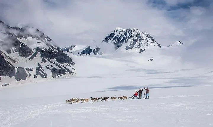 Helicopter Glacier & Dog Sledding Adventure Tour