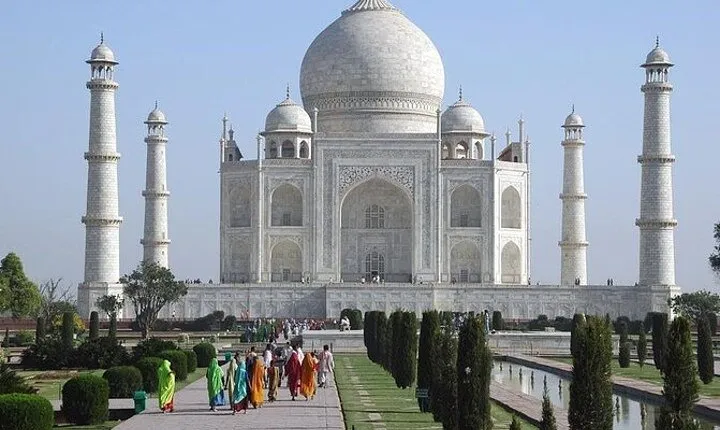 Private Sunrise Taj Mahal Tour from Delhi by AC Car-All Inclusive