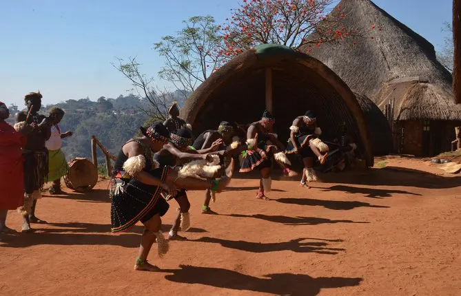 Phezulu Cultural Village & Reptile Park Day Tour