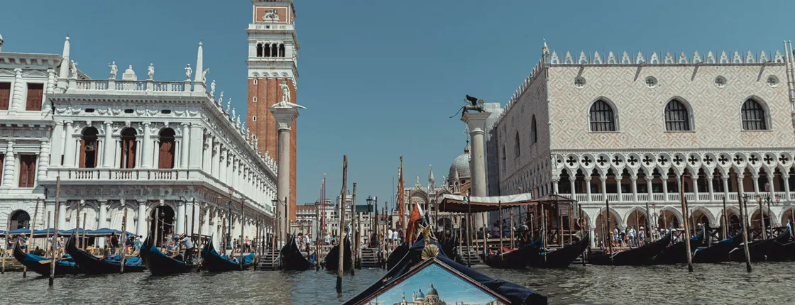 Danieli Bridge of Sighs private Gondola ride